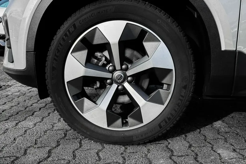 Volvo XC40 din 2023 cu 30.499 km - oferta VOL219141 - foto 4