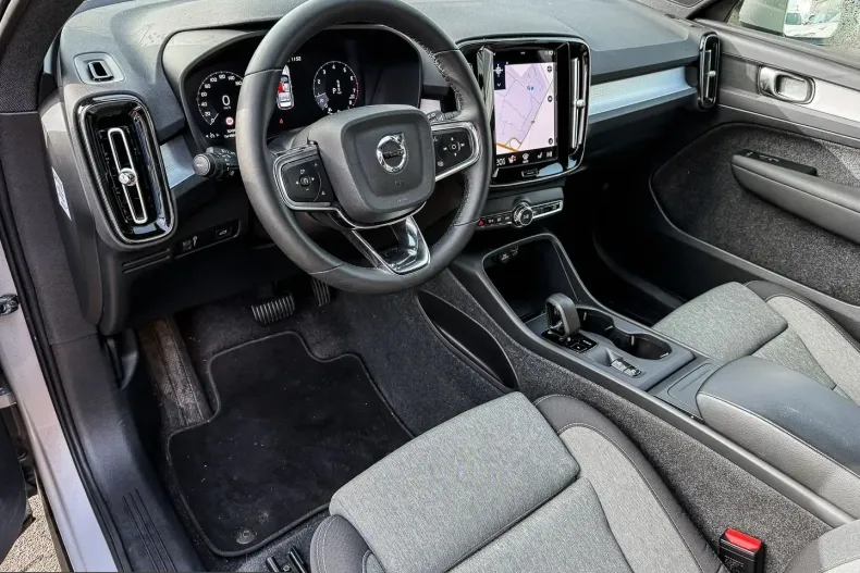 Volvo XC40 din 2023 cu 30.499 km - oferta VOL219141 - foto 6