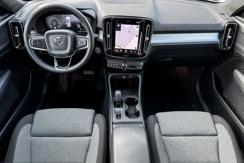 Volvo XC40 din 2023 cu 30.499 km - oferta VOL219141 - foto 7