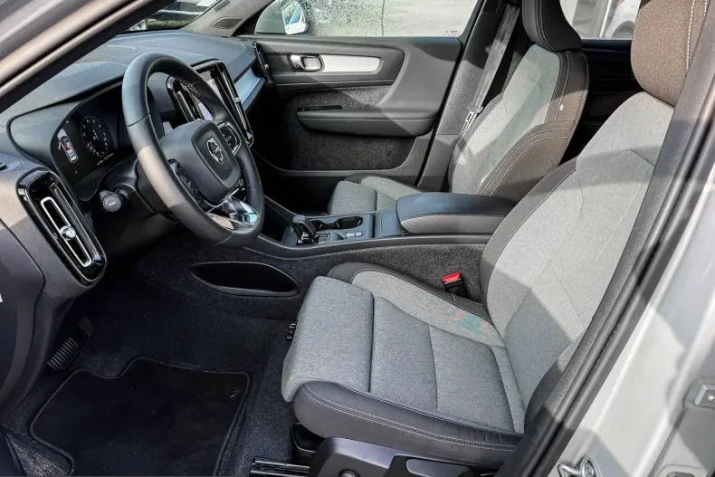 Volvo XC40 din 2023 cu 30.499 km - oferta VOL219141 - foto 12