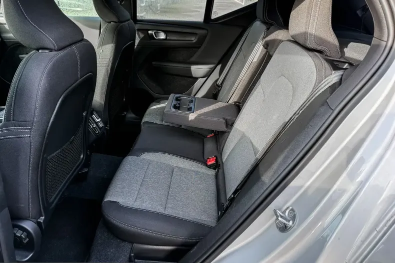 Volvo XC40 din 2023 cu 30.499 km - oferta VOL219141 - foto 14