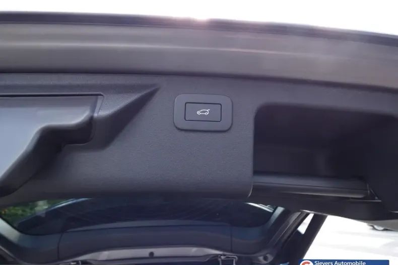 Land Rover Discovery Sport din 2024 cu 51.800 km - oferta LAN219142 - foto 26