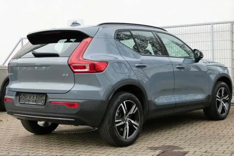 Volvo XC40 din 2023 cu 59.900 km - oferta VOL219143 - foto 6
