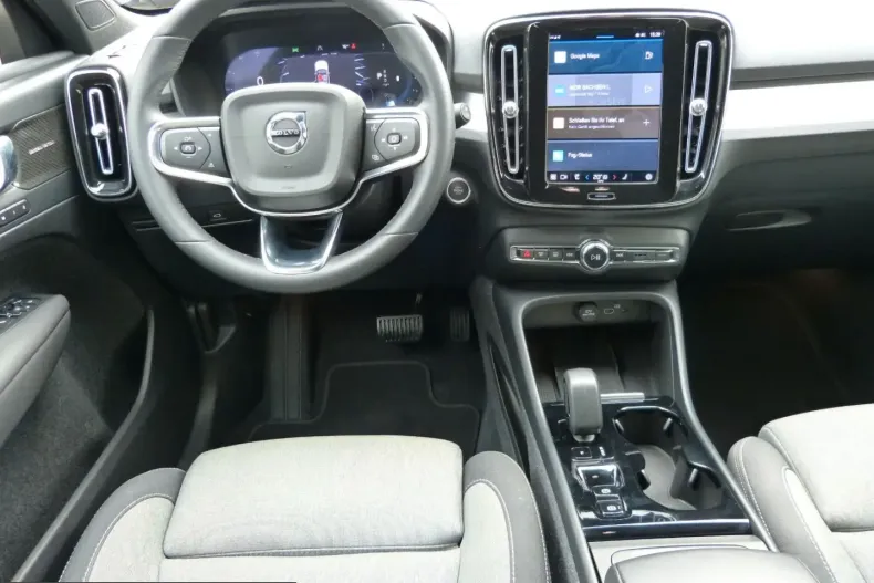 Volvo XC40 din 2023 cu 59.900 km - oferta VOL219143 - foto 10