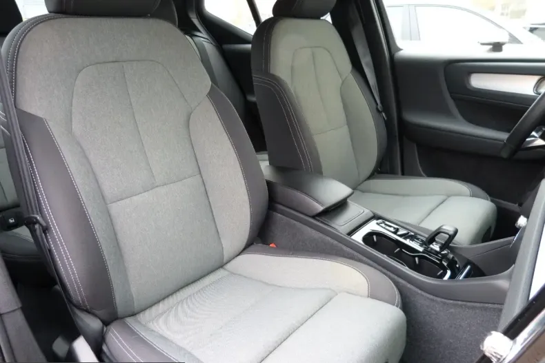 Volvo XC40 din 2023 cu 59.900 km - oferta VOL219143 - foto 15