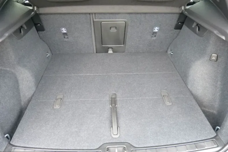 Volvo XC40 din 2023 cu 59.900 km - oferta VOL219143 - foto 18