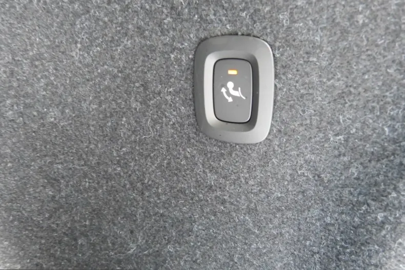 Volvo XC40 din 2023 cu 59.900 km - oferta VOL219143 - foto 19
