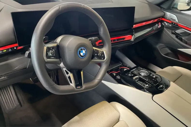 BMW 550 (Seria 5) din 2025 cu 11.223 km - oferta BMW219177 - foto 6