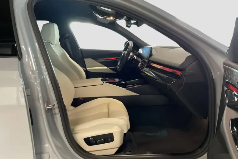 BMW 550 (Seria 5) din 2025 cu 11.223 km - oferta BMW219177 - foto 7