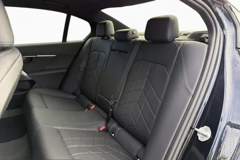 BMW 540 (Seria 5) din 2025 cu 18.642 km - oferta BMW219178 - foto 10