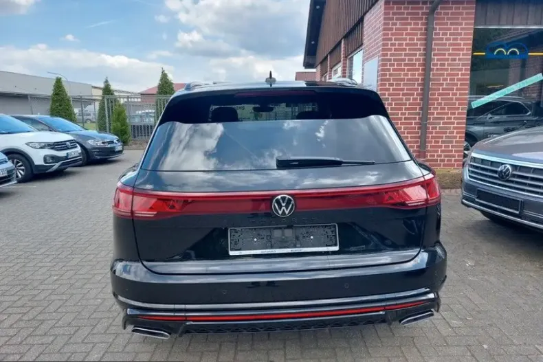 Volkswagen Touareg din 2025 cu 10.500 km - oferta VOL219189 - foto 4
