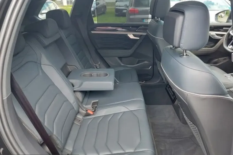 Volkswagen Touareg din 2025 cu 10.500 km - oferta VOL219189 - foto 11