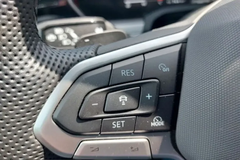 Volkswagen Touareg din 2025 cu 10.500 km - oferta VOL219189 - foto 39