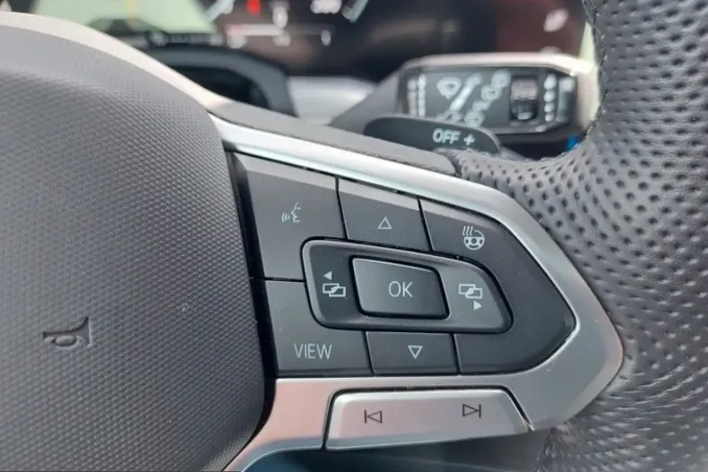 Volkswagen Touareg din 2025 cu 10.500 km - oferta VOL219189 - foto 40