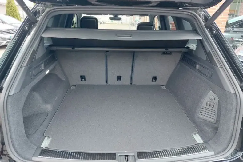 Volkswagen Touareg din 2025 cu 10.500 km - oferta VOL219189 - foto 45