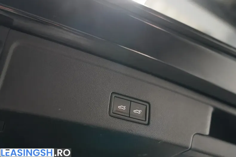 Volkswagen Touareg din 2023 cu 79.900 km - oferta VOL219197 - foto 43