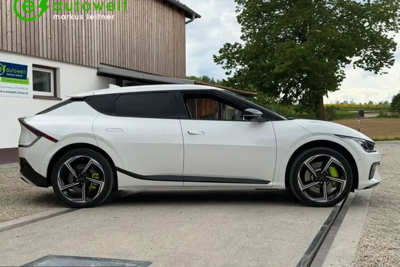 Kia EV6 din 2024 cu 16.800 km - oferta KIA219199 - foto 3