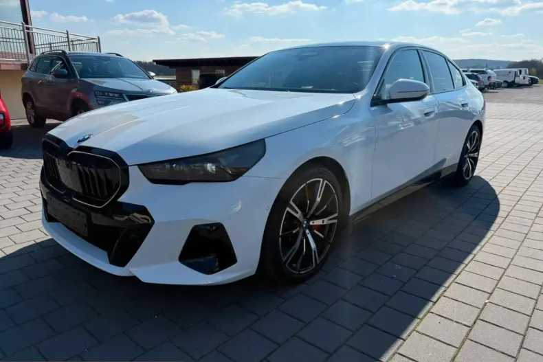 BMW 540 (Seria 5) din 2025 cu 19.980 km - oferta BMW219203 - foto 1