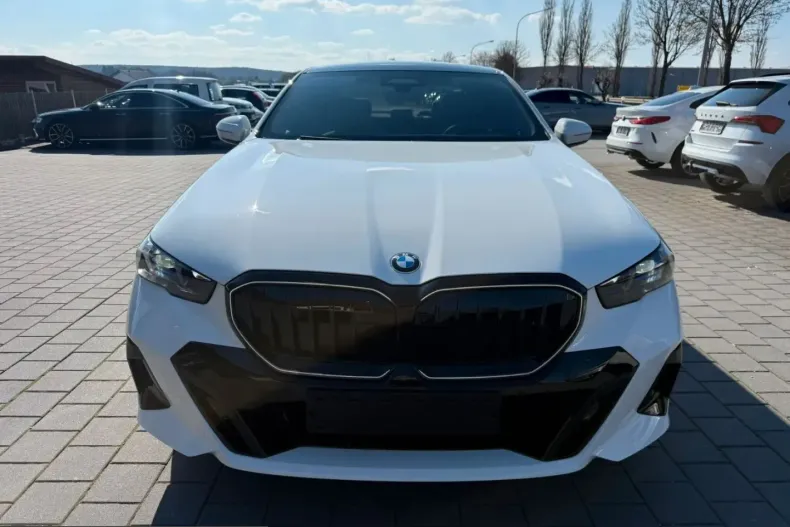 BMW 540 (Seria 5) din 2025 cu 19.980 km - oferta BMW219203 - foto 2