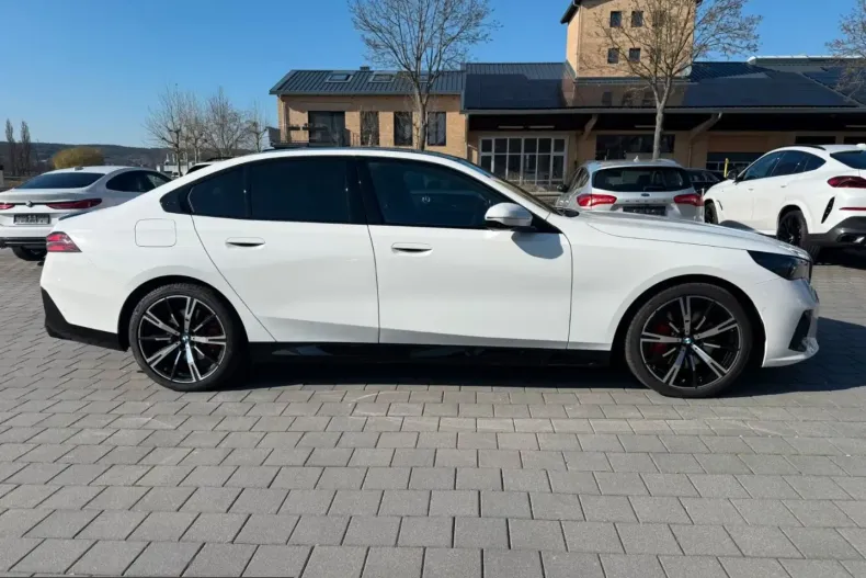BMW 540 (Seria 5) din 2025 cu 19.980 km - oferta BMW219203 - foto 4