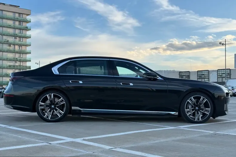 BMW 750 (Seria 7) din 2023 cu 53.145 km - oferta BMW219212 - foto 5