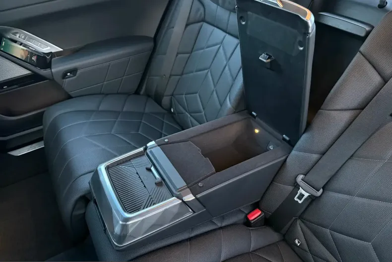 BMW 750 (Seria 7) din 2023 cu 53.145 km - oferta BMW219212 - foto 30