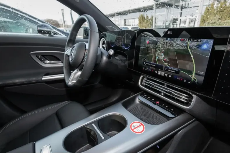 Mercedes-Benz CLA 250 (Clasa CLA) din 2025 cu 10.742 km - oferta MER219215 - foto 6