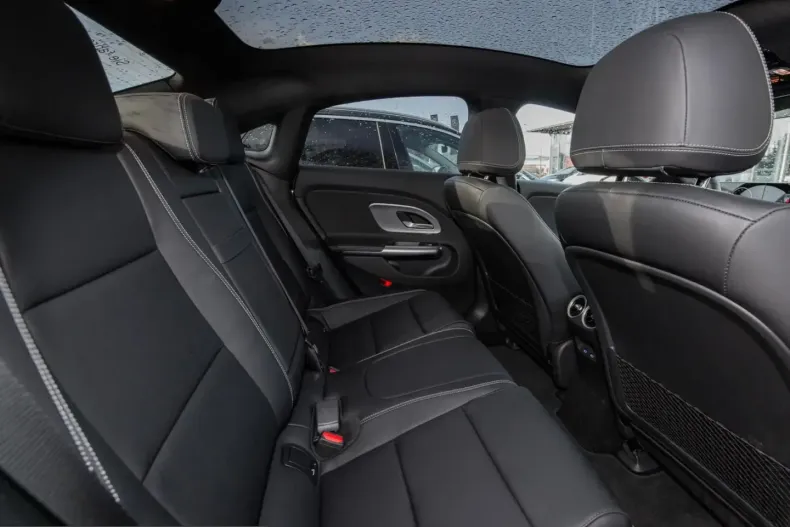 Mercedes-Benz CLA 250 (Clasa CLA) din 2025 cu 10.742 km - oferta MER219215 - foto 8