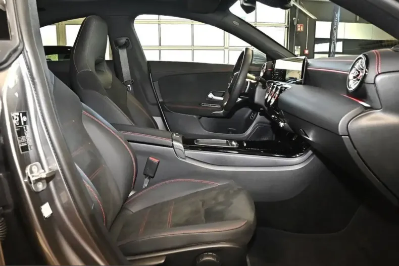 Mercedes-Benz CLA 250 (Clasa CLA) din 2025 cu 10.898 km - oferta MER219217 - foto 3