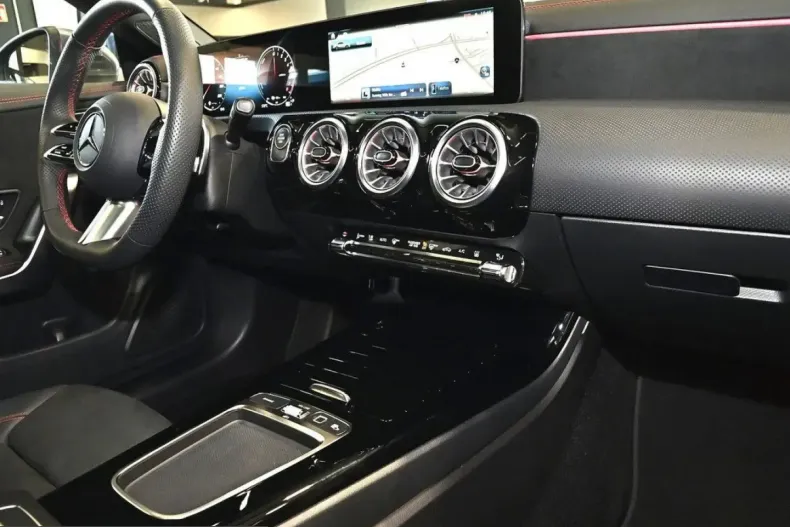 Mercedes-Benz CLA 250 (Clasa CLA) din 2025 cu 10.898 km - oferta MER219217 - foto 6