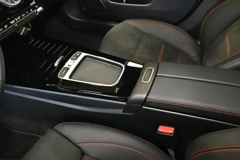 Mercedes-Benz CLA 250 (Clasa CLA) din 2025 cu 10.898 km - oferta MER219217 - foto 11