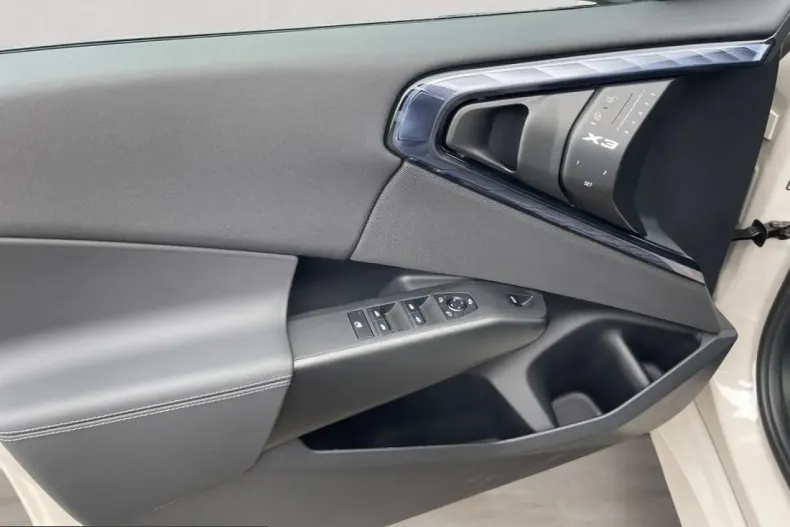 BMW X3 (Seria X) din 2025 cu 22.005 km - oferta BMW219224 - foto 11