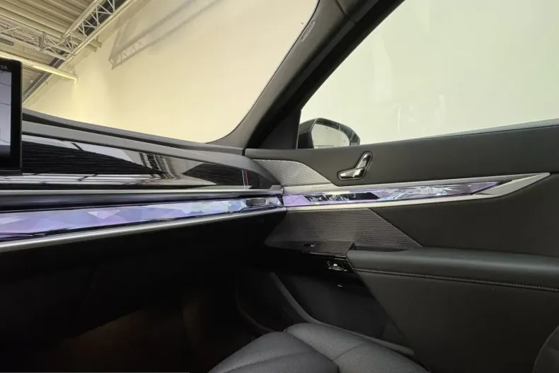 BMW 750 (Seria 7) din 2025 cu 17.700 km - oferta BMW219230 - foto 12