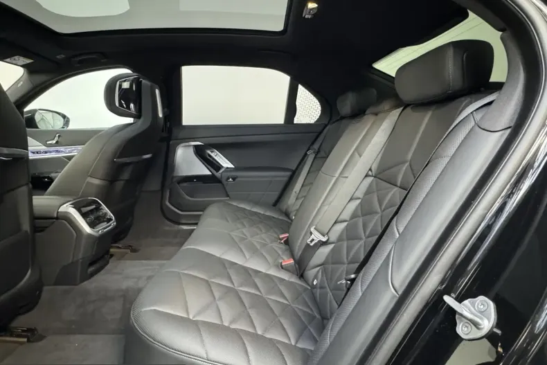 BMW 750 (Seria 7) din 2025 cu 17.700 km - oferta BMW219230 - foto 19