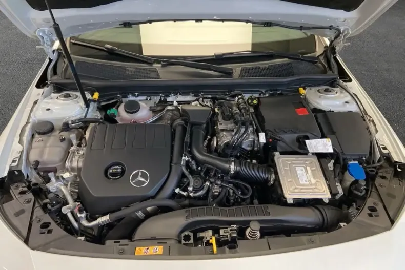 Mercedes-Benz CLA 250 (Clasa CLA) din 2022 cu 40.038 km - oferta MER219234 - foto 8