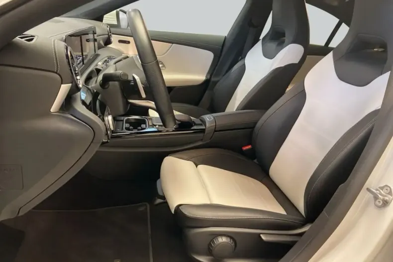 Mercedes-Benz CLA 250 (Clasa CLA) din 2022 cu 40.038 km - oferta MER219234 - foto 11