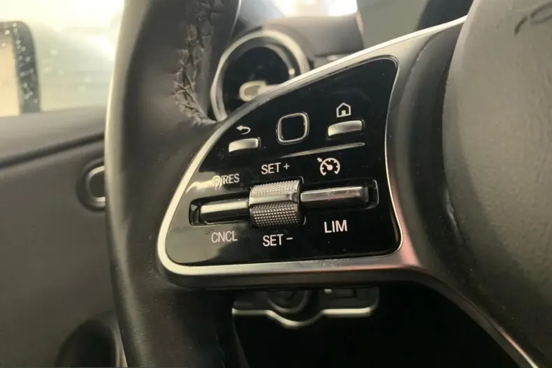 Mercedes-Benz CLA 250 (Clasa CLA) din 2023 cu 33.135 km - oferta MER219235 - foto 12
