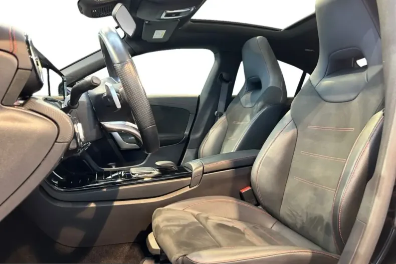 Mercedes-Benz CLA 220 (Clasa CLA) din 2022 cu 35.154 km - oferta MER219239 - foto 8