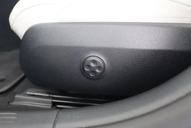 Mercedes-Benz C 200 (Clasa C) din 2025 cu 17.990 km - oferta MER219249 - foto 23