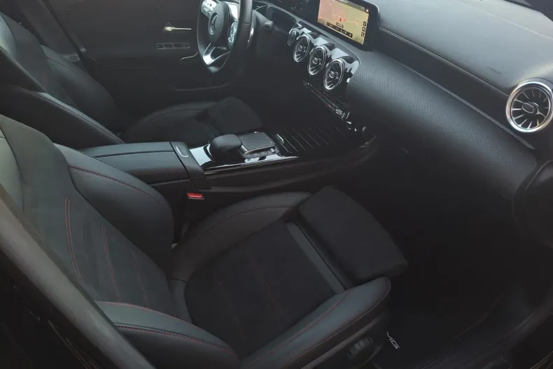 Mercedes-Benz A 250 (Clasa A) din 2021 cu 81.919 km - oferta MER219255 - foto 11
