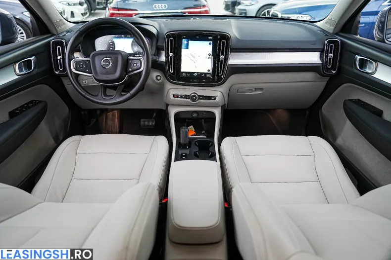 Volvo XC40 din 2021 cu 74.300 km - oferta VOL219282 - foto 4