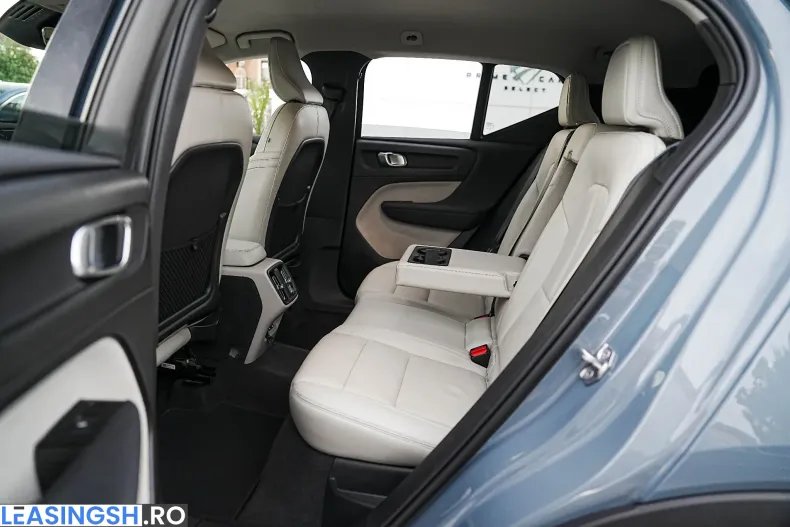 Volvo XC40 din 2021 cu 74.300 km - oferta VOL219282 - foto 18