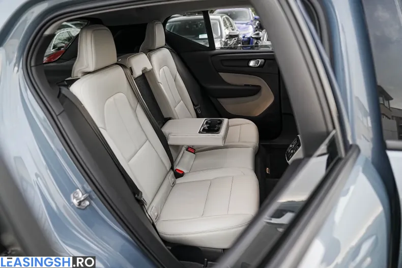 Volvo XC40 din 2021 cu 74.300 km - oferta VOL219282 - foto 19