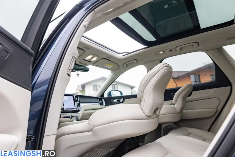 Volvo XC60 din 2022 cu 89.860 km - oferta VOL219296 - foto 2