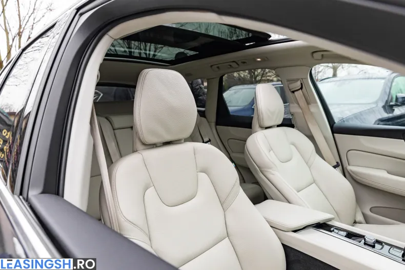 Volvo XC60 din 2022 cu 89.860 km - oferta VOL219296 - foto 5