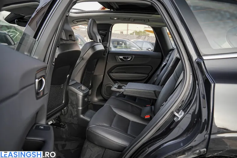 Volvo XC60 din 2022 cu 107.370 km - oferta VOL219297 - foto 13