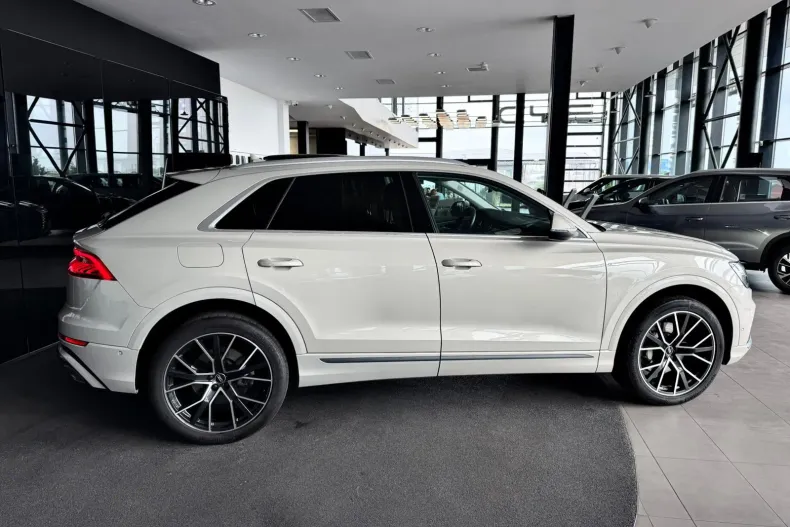 Audi Q8 din 2022 cu 102.580 km - oferta AUD219304 - foto 5