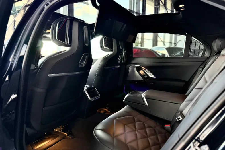 BMW 740d (Seria 7) din 2025 cu 27.480 km - oferta BMW219306 - foto 13