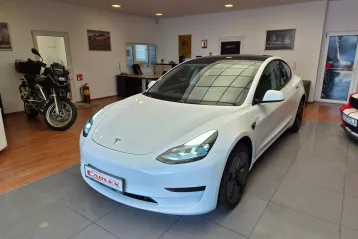 Tesla Model 3 din 2023 - oferta TES219336