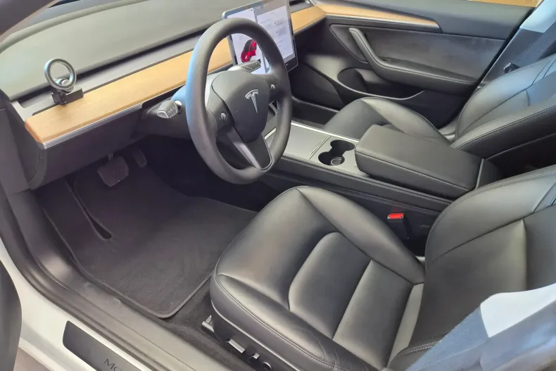 Tesla Model 3 din 2023 cu 40.400 km - oferta TES219336 - foto 9